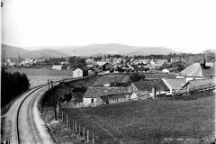 Approaching Aboyne Station from the east.         GWW